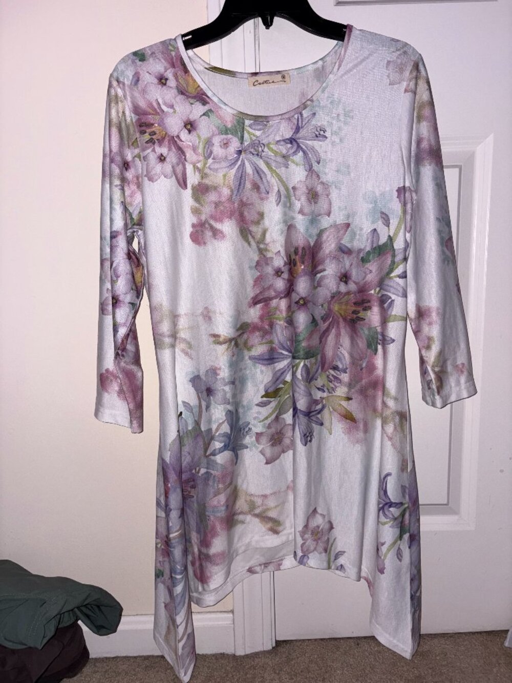 Cactus tunic top, floral print, women's size Medium.